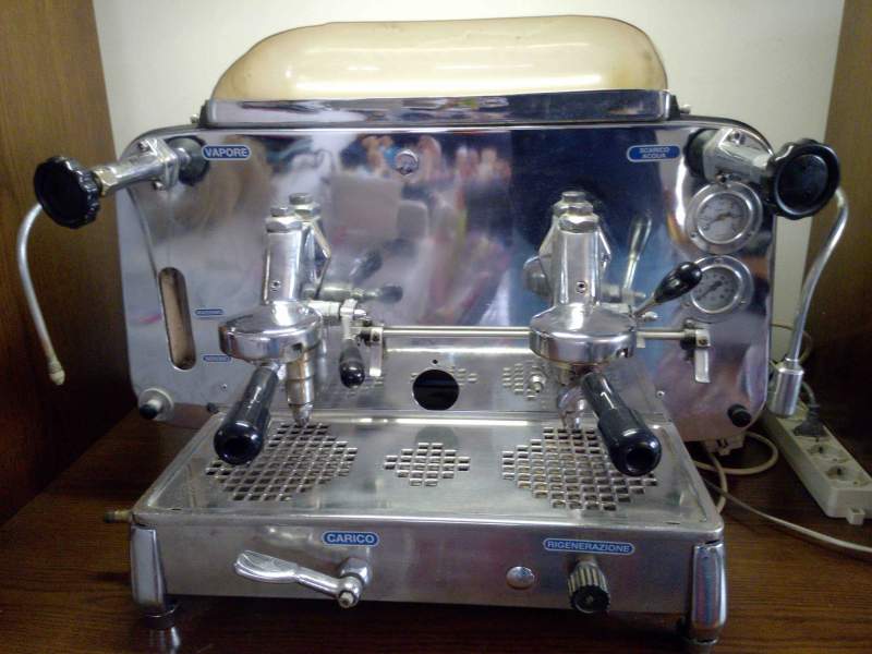 restauro-macchina-caffè-faema.jpg